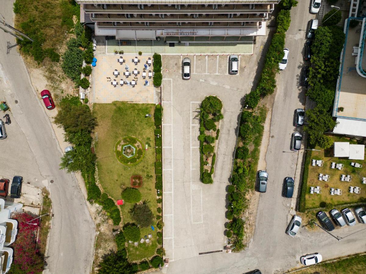 Delfini Hotel Patras Exterior foto